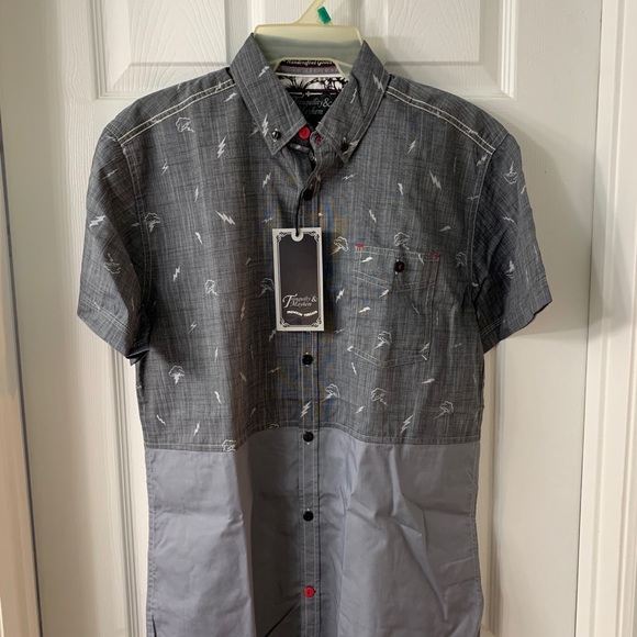 Button down Shirt - Picture 1 of 5